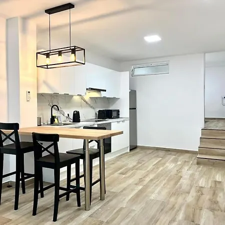 Apartman Modern And Independent